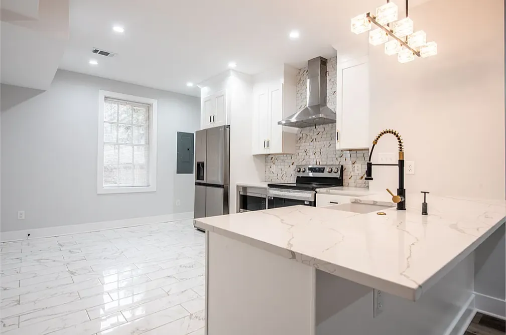 2 bed, 740 sqft, $2,350 — Photo 3