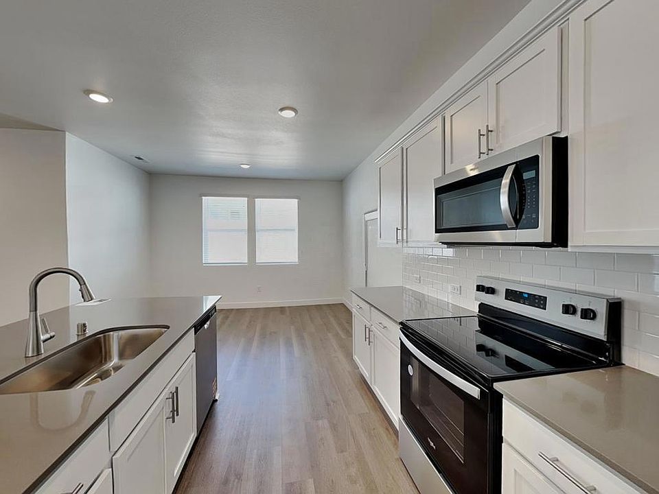1st image of 3022 85th Dr NE