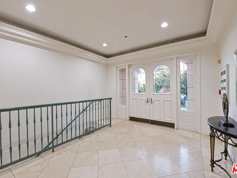 2015 S Beverly Glen Blvd #402 — Photo 8