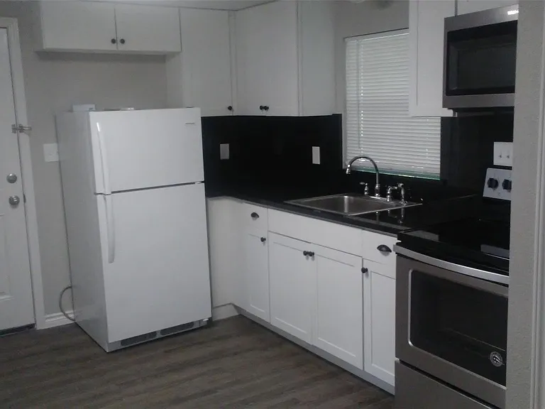 1410 Joplin Ave — Photo 12