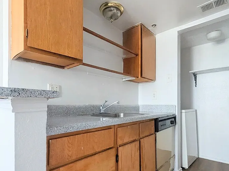 Bennett Place Apartments — Photo 23