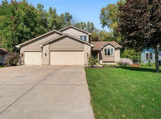 2649 Ardan Ave, Mounds View, MN 55112
