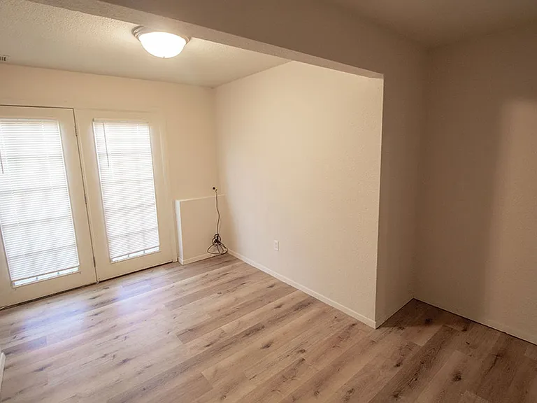1007 W Ash St — Photo 23