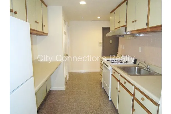 Rented by City Connections Realty | media 57