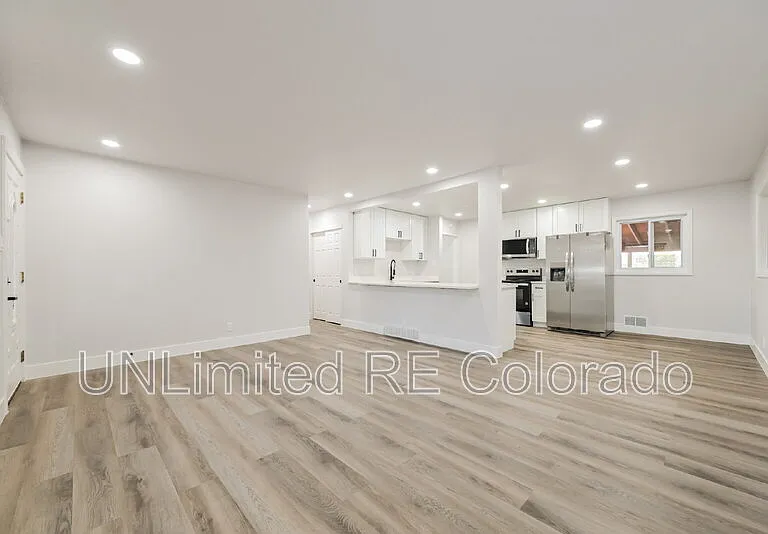1350 Troy St — Photo 5