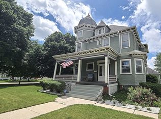 454 E Orleans St, Paxton, IL 60957