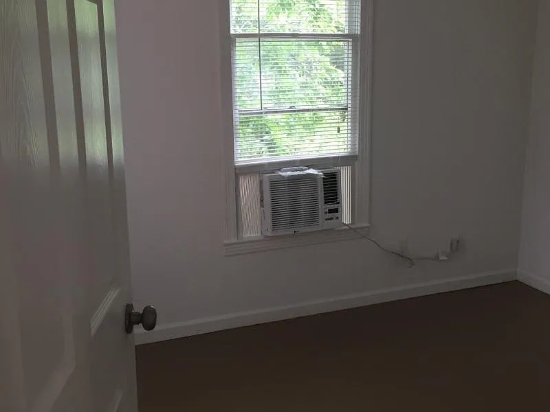 1 bed, 550 sqft, $950 — Photo 3