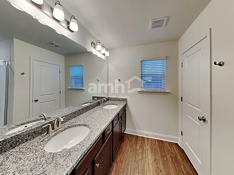 704 Callan Ct — Photo 16