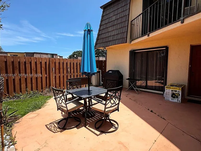 192 Springdale Cir #192 — Photo 2