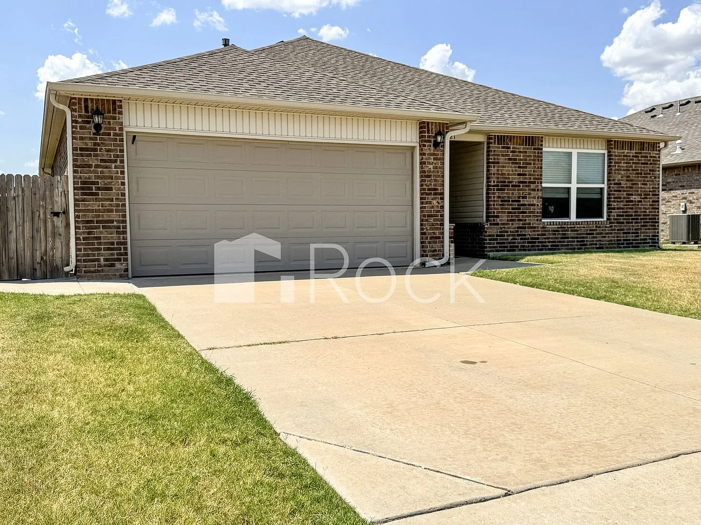 3 Bedroom Home in Newcastle — Photo 2