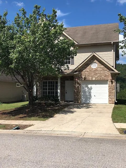 2447 Forest Lakes Ln