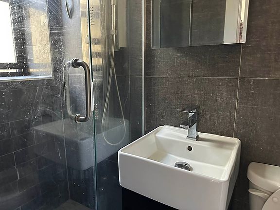 3rd image of 118 E 103rd St APT 28