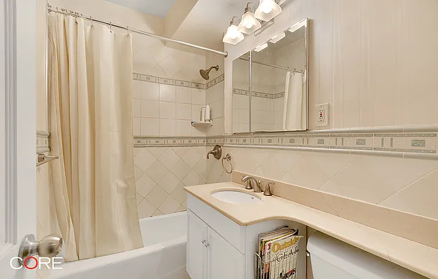 Rented by CORE | media 8