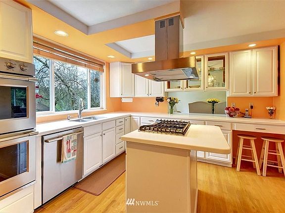 4th image of 18505 NE 109th St