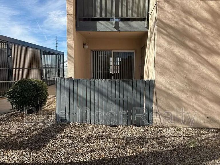 4601 Carlisle Blvd NE #H1 — Photo 14
