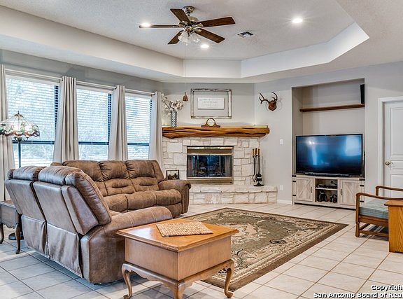 5th image of 2337 River Bluff Cir