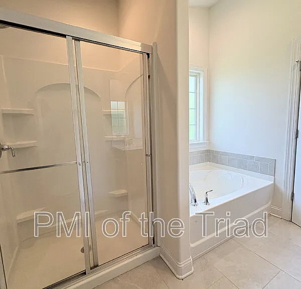 2974 York Place Dr — Photo 11