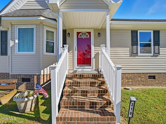 5th image of 210 Lynette Drive
