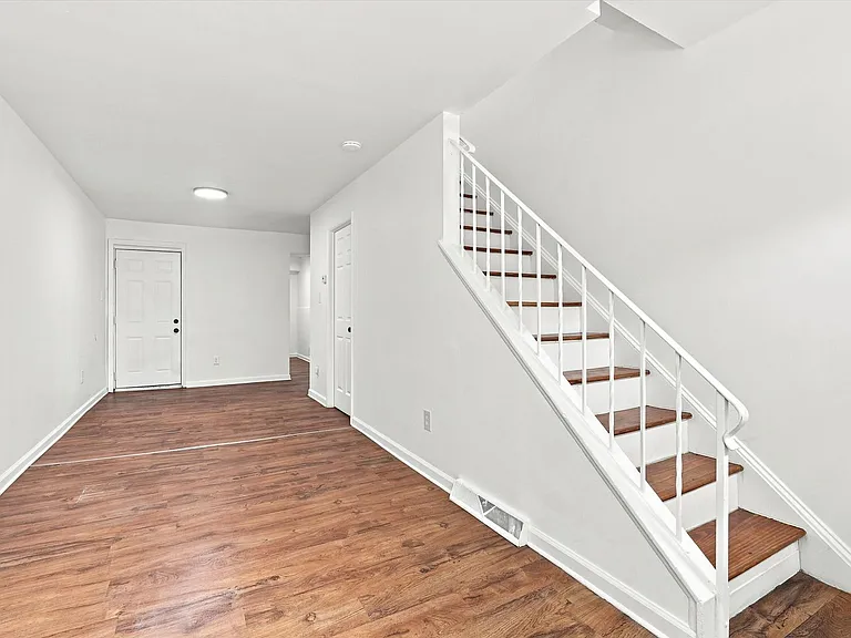 2846 Amber St — Photo 12