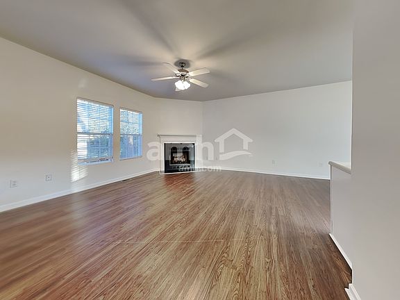 5th image of 704 Marjam Ln