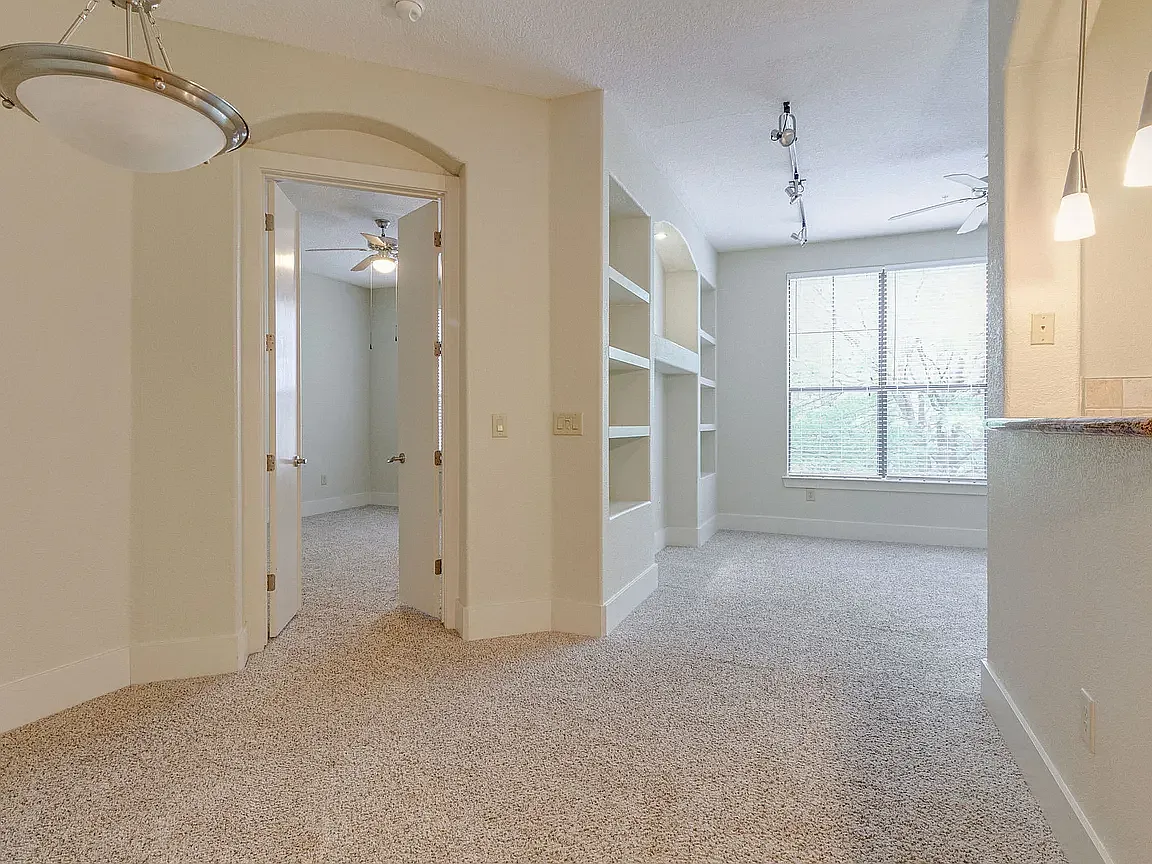 1 bed, 934 sqft, $2,200 — Photo 4