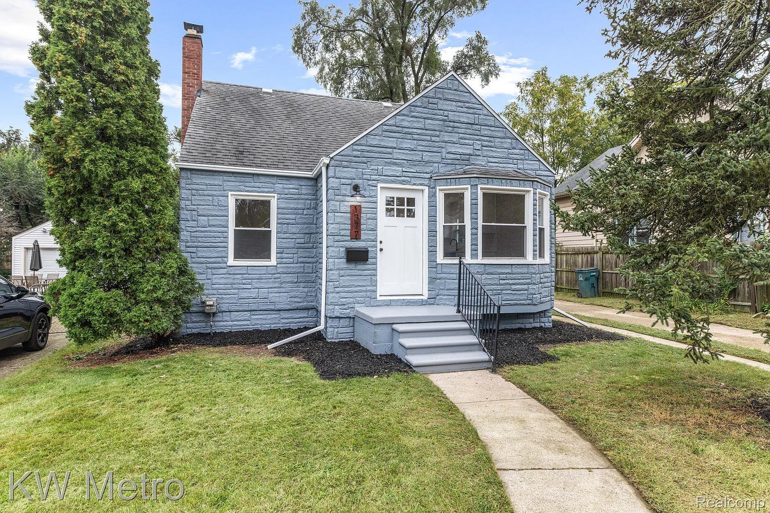 1377 Leroy St photo 1