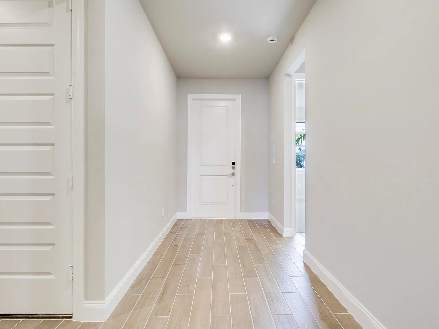 4 bed, 3.0 bath, 2200 sqft, $3,300 — Photo 4