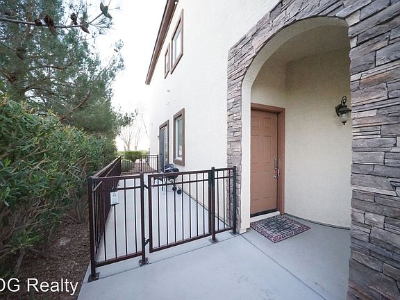 2nd image of 348 Hanbury Manor Lane 32 #211-138-02