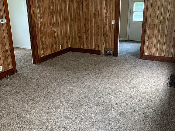 2nd image of 935 E Dale Ave