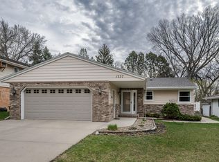 1237 W Coulee Rd, Bismarck, ND 58501