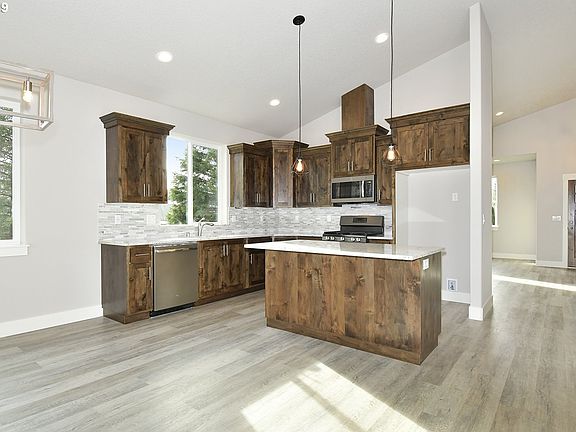 5th image of 4405 NE 58th Ave