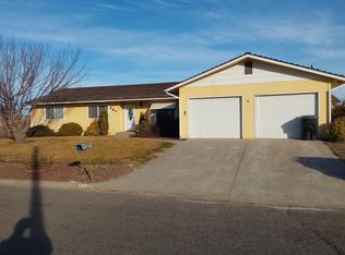 207 Jackson St, Grandview, WA 98930