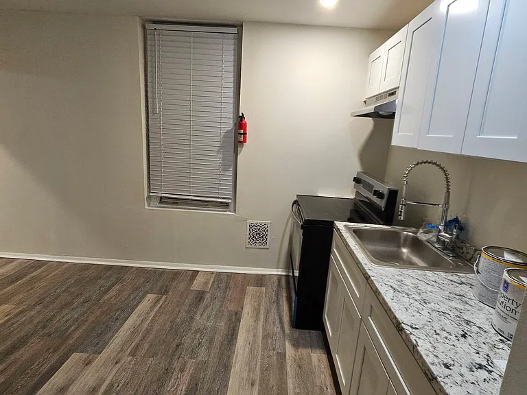 1933 N Judson St #2R — Photo 4