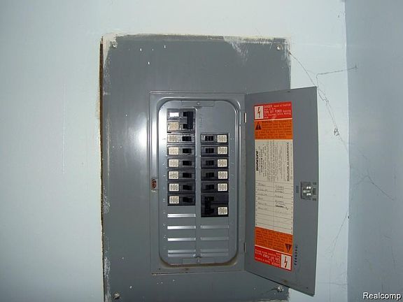 5th image of 36617 Herman St