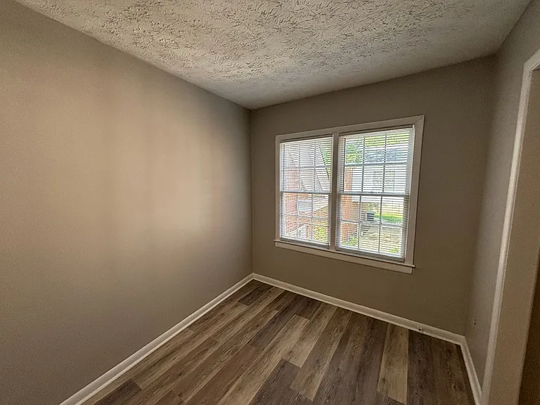 1263 Cedar Ave — Photo 21