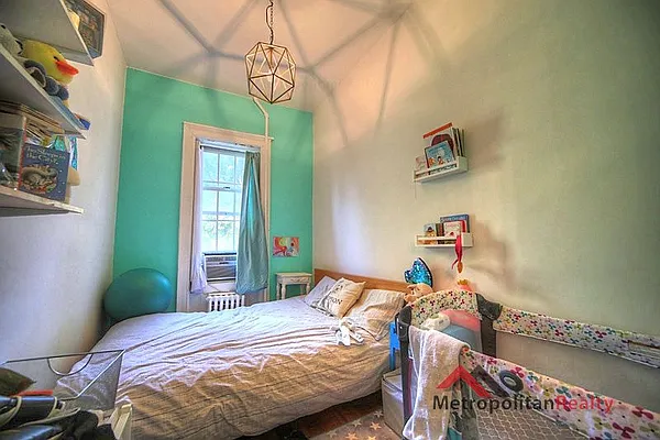 Rented by Metropolitan Realty | media 20