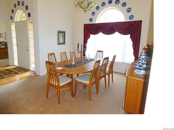4th image of 8355 Eastway Dr