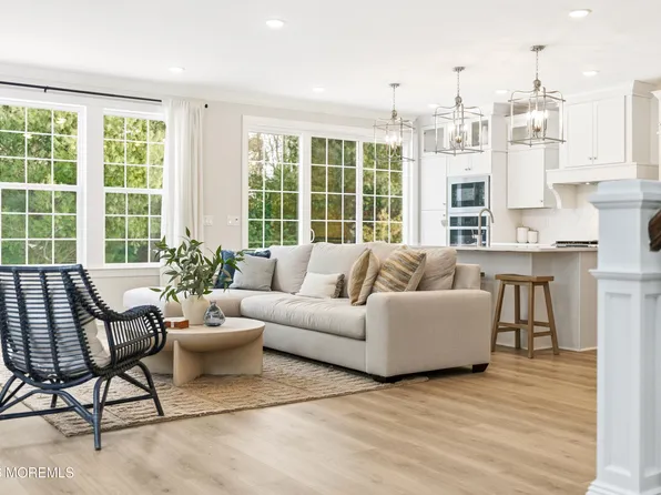 4052 Heron Dr, Wall Township, NJ 07727