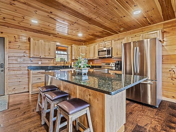 5th image of 2420 Rainbow Falls Ln
