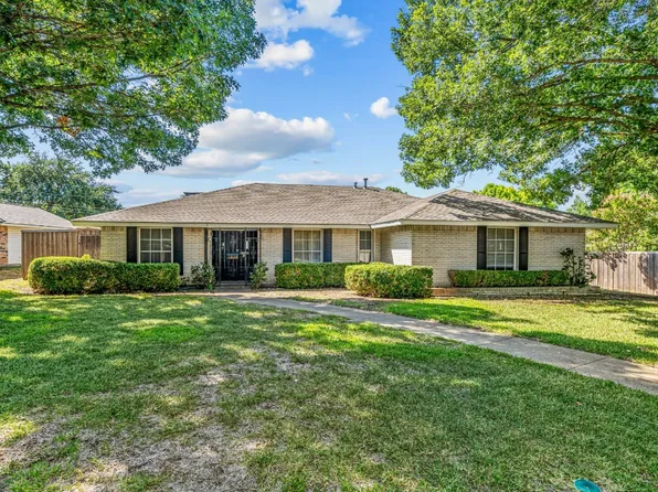 3828 High Summit Dr, Dallas, TX 75244