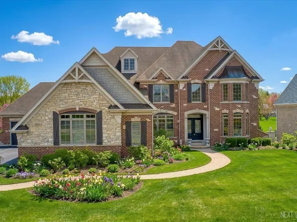 5N095 Prairie Rose Dr, St Charles, IL 60175