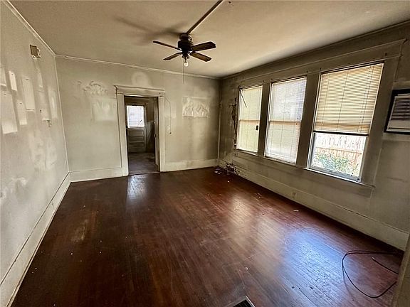 4th image of 2038 Thornton Ct