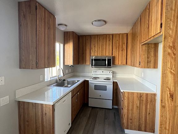 5th image of 5555-5589 Kiowa Dr