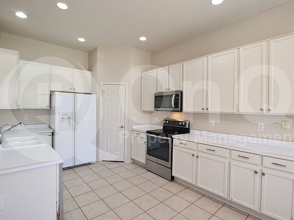 4th image of 1445 S Park Grove Cir