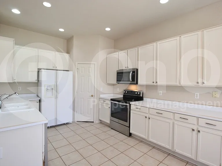1445 S Park Grove Cir — Photo 4