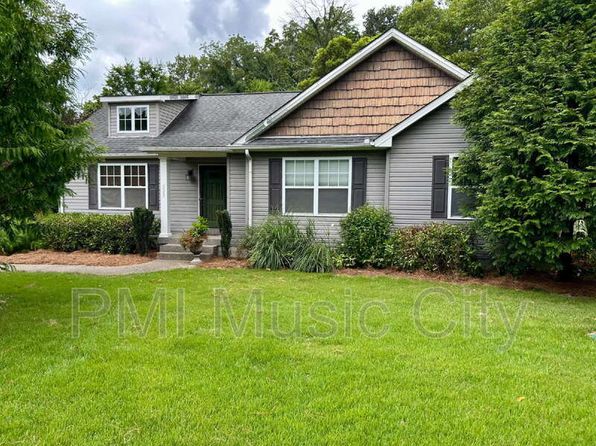 225 Hickory Dr