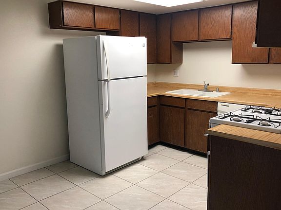 4th image of 1480 Tamareno Cir #D