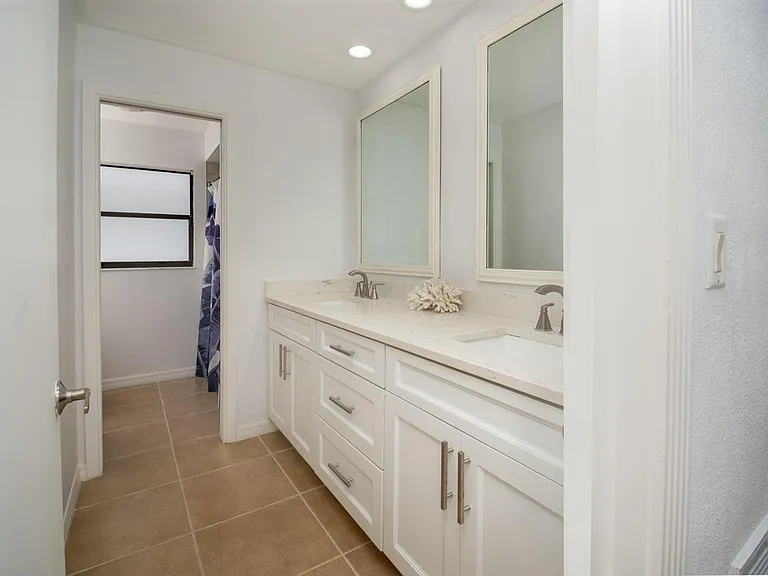 2504 Hibiscus Dr — Photo 21