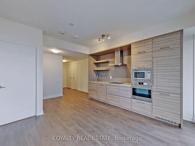 2221 Yonge St #1705 — Photo 8
