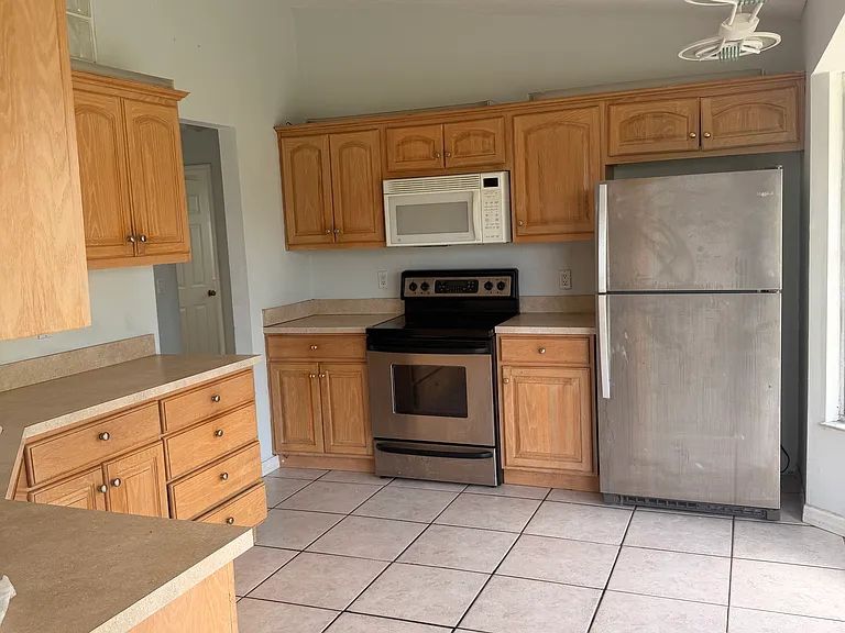 1133 SE Mendoza Ave — Photo 5